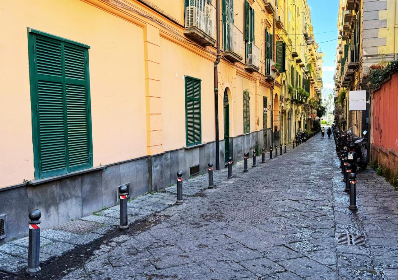 Metro Amedeo - Stanza Privata Con Vasca Idromassaggio Apartment Naples Exterior photo