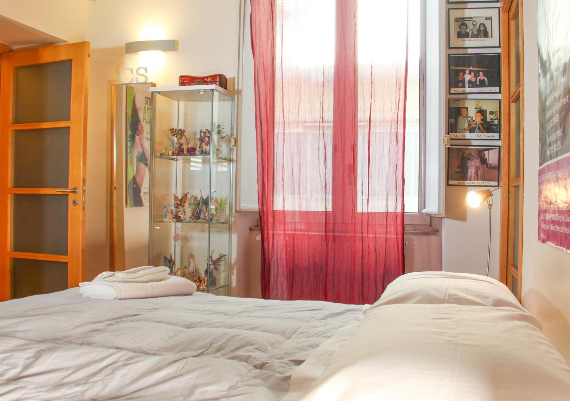 Metro Amedeo - Stanza Privata Con Vasca Idromassaggio Apartment Naples Exterior photo